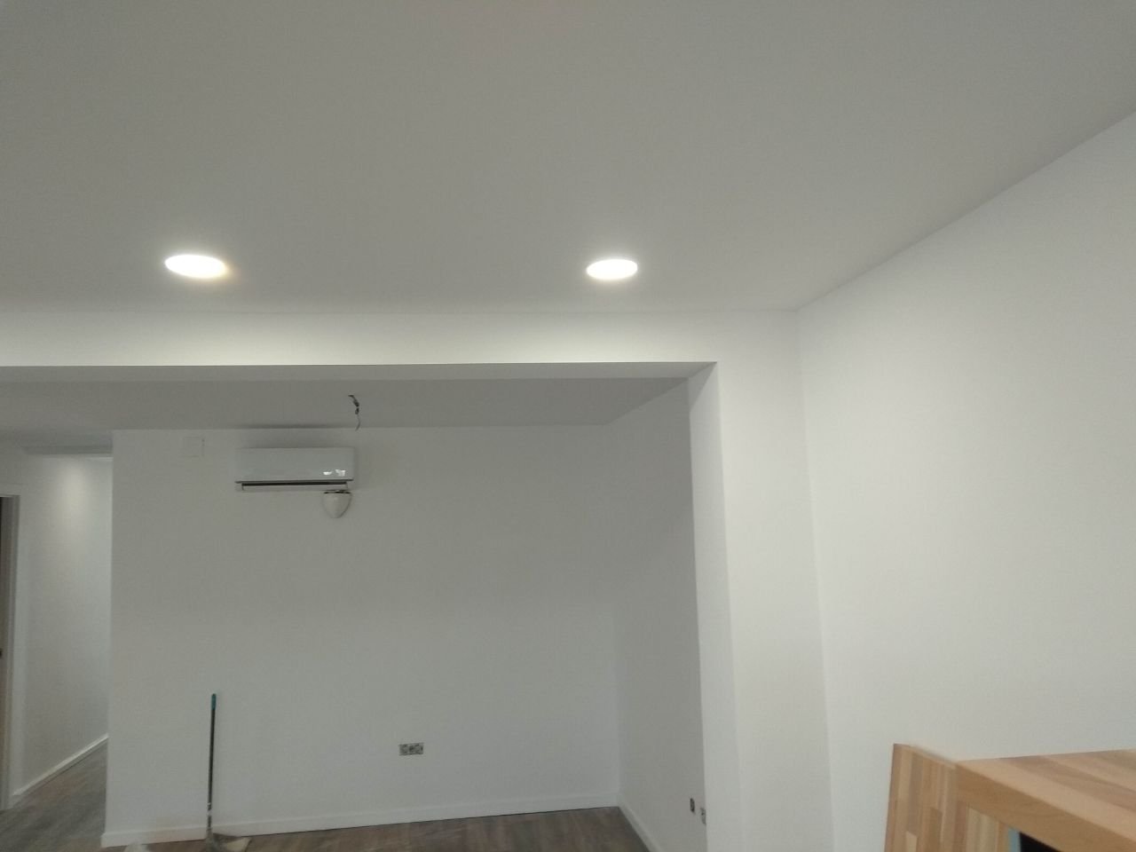 Habitación terminada tras una reforma integral en Valencia
