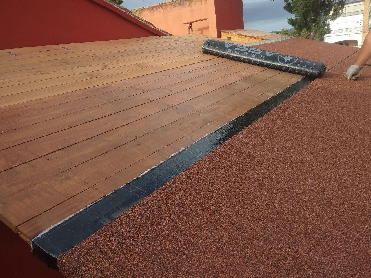 Empresa de reformas integrales en Valencia. Transformamos viviendas y locales con diseños modernos, materiales de calidad y en servicio profesional de principio a fin.