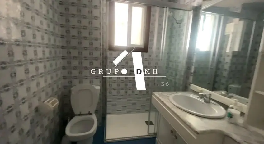 Baño reformado con alicatado nuevo en Valencia