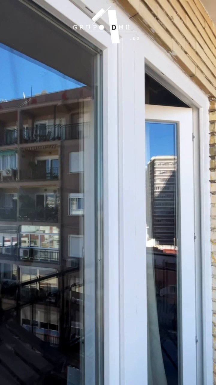 Ventana nueva instalada en una reforma en Valencia